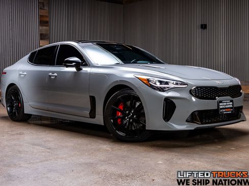 Used 2023 Kia Stinger GT2 image 1