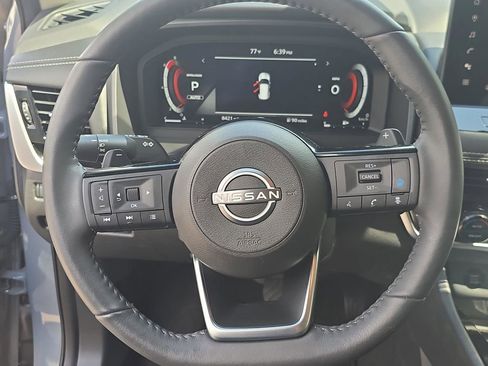 Used 2024 Nissan Rogue SL image 16