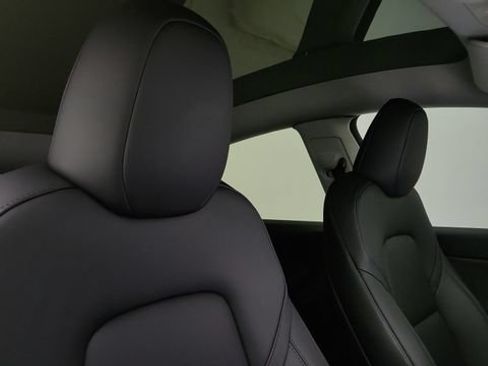 Used 2025 Tesla Model Y Long Range RWD image 50