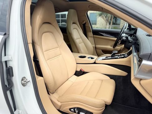 Used 2018 Porsche Panamera 4 AWD/4WD image 20