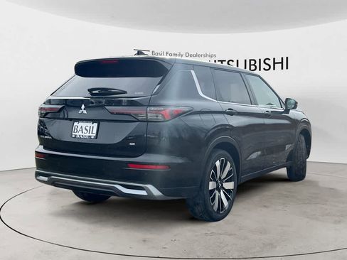 New 2026 Mitsubishi Outlander SE image 6