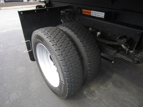 New 2025 Ford F550 4x4 Regular Cab Super Duty image 5