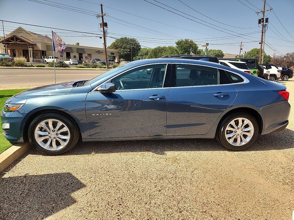 Used 2024 Chevrolet Malibu LT FWD image 2