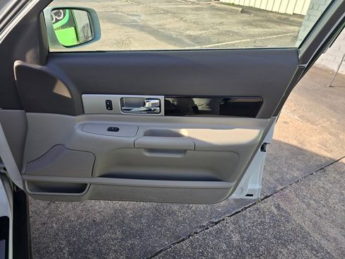 Used 2004 Lincoln LS RWD image 23