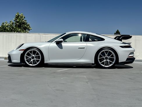 Used 2022 Porsche 911 GT3 RWD image 2