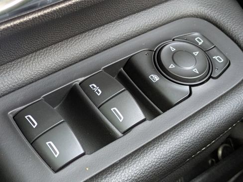 Used 2024 GMC Terrain Denali AWD/4WD image 23