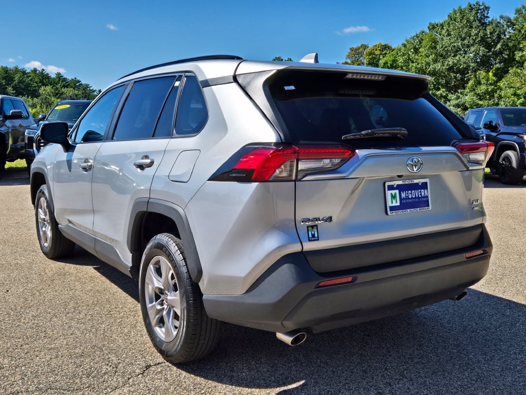 Used 2025 Toyota RAV4 XLE AWD/4WD image 3