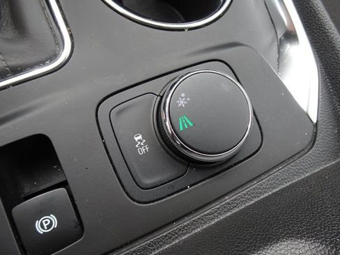 Used 2020 Chevrolet Traverse LT FWD image 26