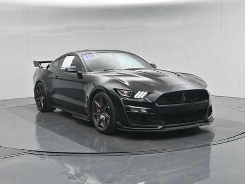 Certified 2021 Ford Mustang Shelby GT500 w/ Carbon Fiber Track Pack RWD image 54
