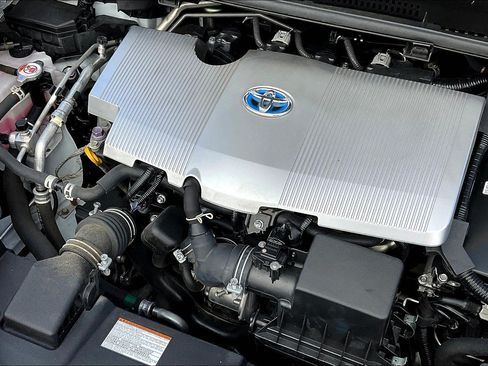 Used 2022 Toyota Prius AWD image 35