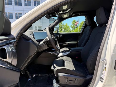 New 2026 BMW X3 xDrive30i w/ M Sport Package AWD/4WD image 9
