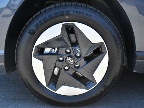 Used 2024 Hyundai Kona SEL FWD image 12