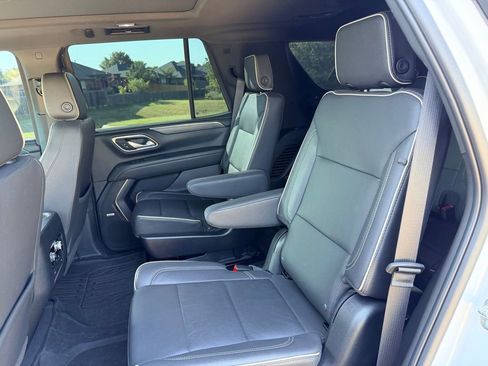 Used 2023 GMC Yukon SLT w/ SLT Premium Package AWD/4WD image 21