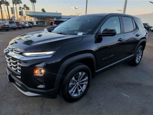 Used 2026 Chevrolet Equinox LT image 4