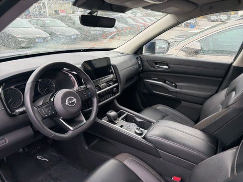 Used 2023 Nissan Pathfinder SL w/ Lighting Package (N92) AWD/4WD image 8