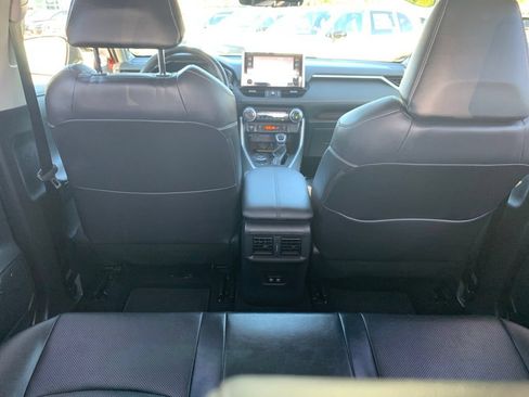 Used 2020 Toyota RAV4 Limited AWD/4WD image 26