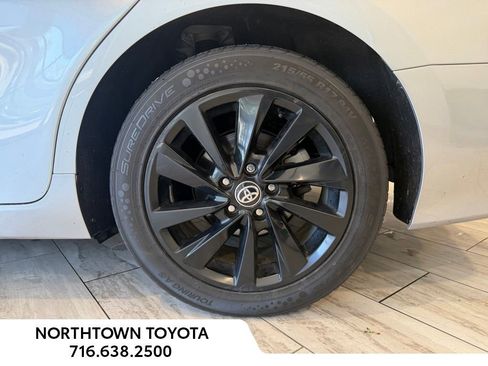 Used 2021 Toyota Camry LE w/ Convenience Package FWD image 11