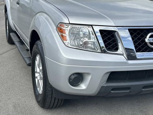 Used 2016 Nissan Frontier SV image 11