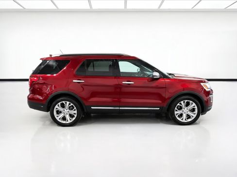 Used 2018 Ford Explorer Platinum AWD/4WD image 25