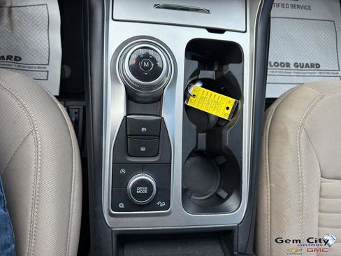 Used 2020 Ford Explorer XLT w/ Comfort Package image 26