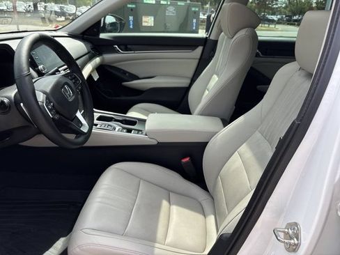 Used 2020 Honda Accord Touring image 15