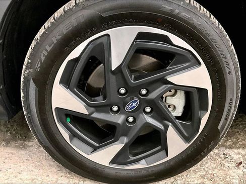 Used 2024 Subaru Crosstrek 2.5i Limited w/ Crosstrek Mirror Package image 8