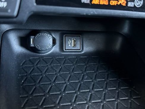 Used 2024 Toyota RAV4 XLE FWD image 29