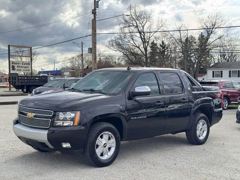 Used 2013 Chevrolet Avalanche LT AWD/4WD image 13