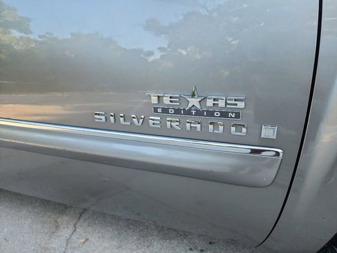 Used 2009 Chevrolet Silverado 1500 LT w/ Texas Edition image 16