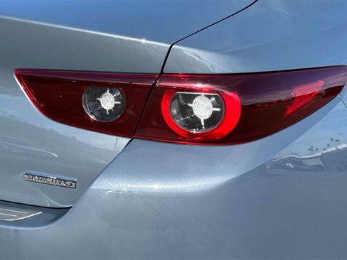 Used 2023 MAZDA MAZDA3 s image 33