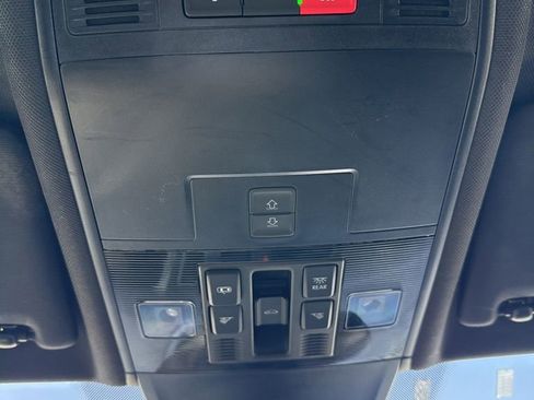 Used 2023 Volkswagen Tiguan SE R-Line image 10