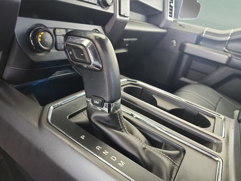 Used 2019 Ford F150 XLT w/ Equipment Group 302A Luxury AWD/4WD image 14