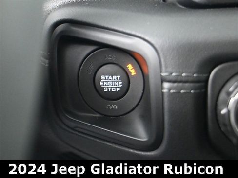 Used 2024 Jeep Gladiator Rubicon image 17