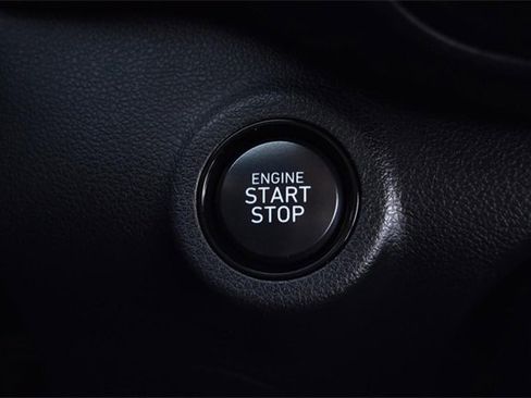 Used 2024 Hyundai Venue SEL image 18