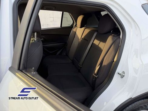 Used 2021 Chevrolet Trax LS w/ Tint and Cruise Package image 22