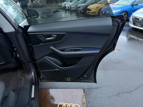 Used 2019 Audi Q8 Premium Plus w/ Premium Plus image 15