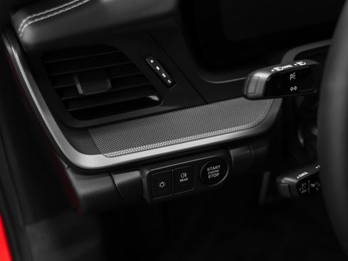 Used 2025 Porsche 911 Carrera image 39