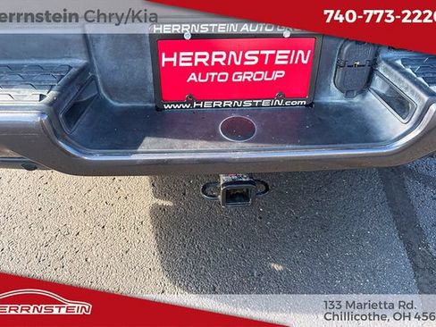 Used 2023 RAM 1500 Laramie AWD/4WD image 30
