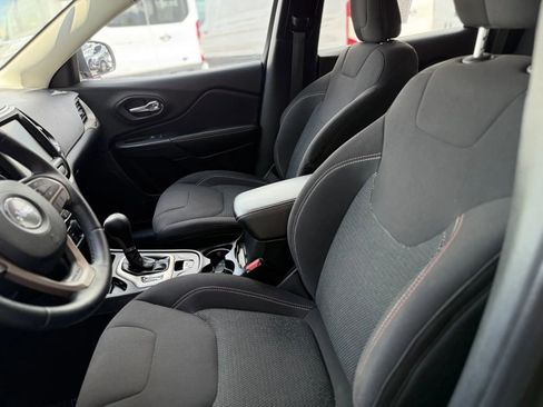 Used 2017 Jeep Cherokee 75th Anniversary image 13