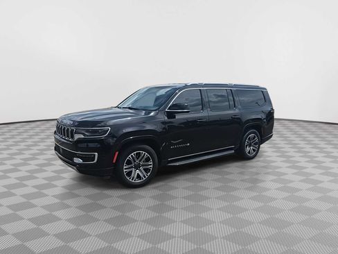 Used 2023 Jeep Wagoneer L Series II AWD/4WD image 4