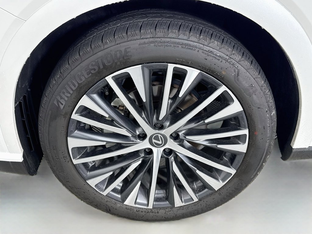 Used 2026 Lexus RX 350 Premium Plus w/ Accessory Package (Z1) FWD image 32