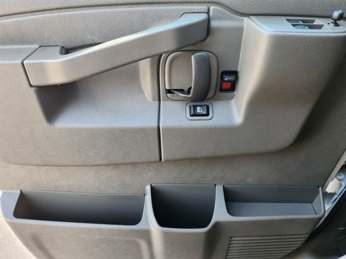 New 2025 Chevrolet Express 2500 image 25