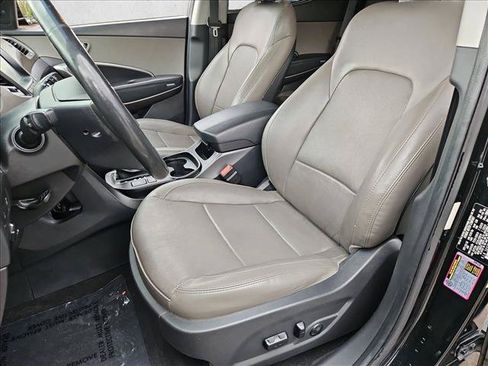 Used 2017 Hyundai Santa Fe Sport w/ Cargo Package AWD/4WD image 16