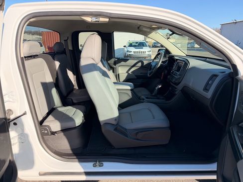 Used 2022 Chevrolet Colorado W/T w/ WT Convenience Package image 15