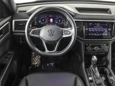 Used 2022 Volkswagen Atlas Cross Sport SE image 35