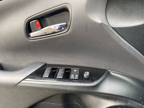 Used 2022 Toyota Prius LE FWD image 16