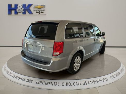 Used 2018 Dodge Grand Caravan SE FWD image 6