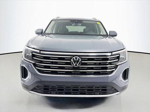 Used 2025 Volkswagen Atlas SEL AWD/4WD image 2