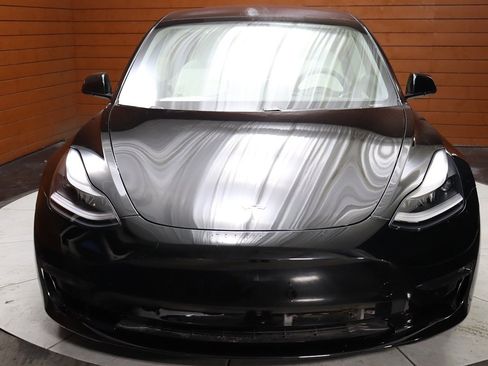 Used 2023 Tesla Model 3 Standard Range image 12