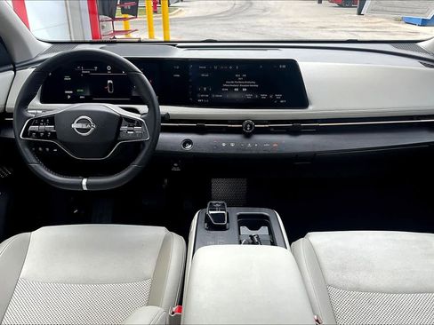 Used 2023 Nissan Ariya FWD image 14